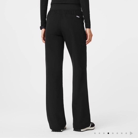 Figs wide leg scrub pants - Picture 2 of 3